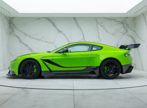 Aston Martin Vantage GT12 3