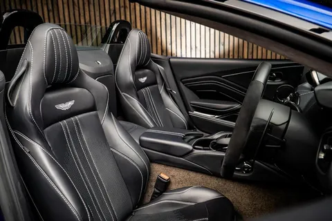 Aston Martin Vantage Roadster 2