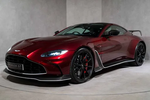 Aston Martin Vantage V12 3