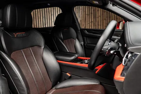 Bentley Bentayga V8 2