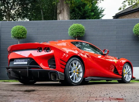 Ferrari 812 Competizione 5