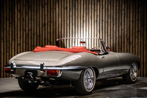 Jaguar E-Type Series 2 Roadster 4