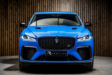 Jaguar F-Pace SVR 5