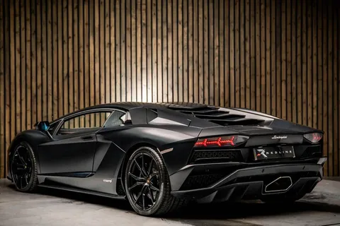 Lamborghini Aventador S 3