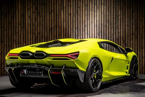 Lamborghini Revuelto 4