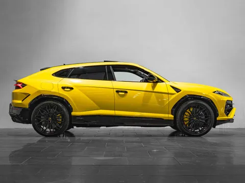 Lamborghini Urus SE 3