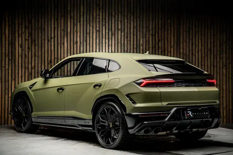 Lamborghini Urus SE 3