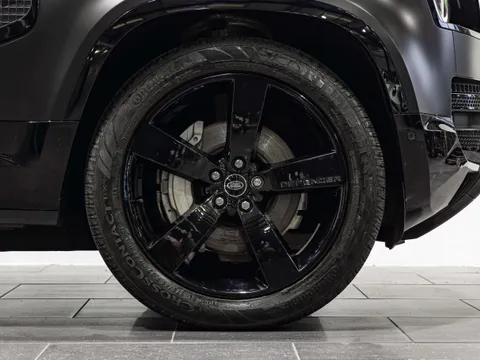 Land Rover Defender 110 Hard Top X-Dynamic HSE D350 3