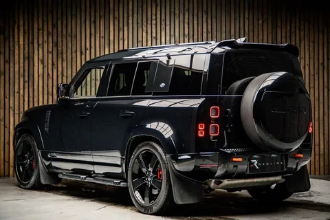 Land Rover Defender 110 P400 X 3