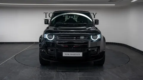 Land Rover Defender 110 V8 Bond Edition 2