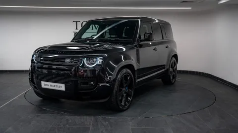 Land Rover Defender 110 V8 Bond Edition 3