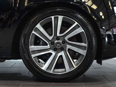 Land Rover Range Rover SV P530 4