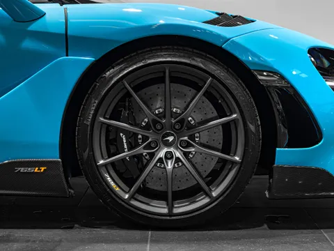 McLaren 765LT Spider 4