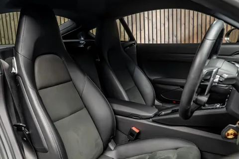 Porsche 718 Cayman T 2