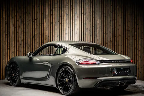 Porsche 718 Cayman T 3