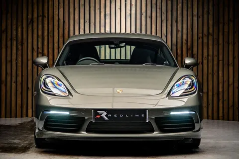 Porsche 718 Cayman T 5