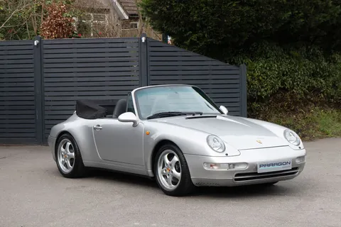 Porsche 911 Carrera 2 Cabriolet 3