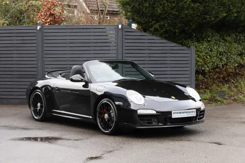 Porsche 911 Carrera 2 GTS Cabriolet 3