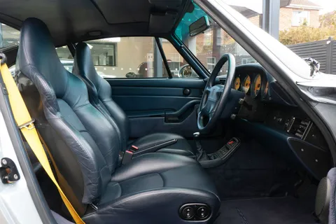 Porsche 911 Carrera 4 S 2