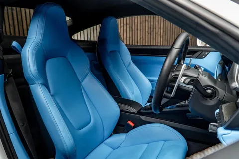 Porsche 911 GT3 Touring 2