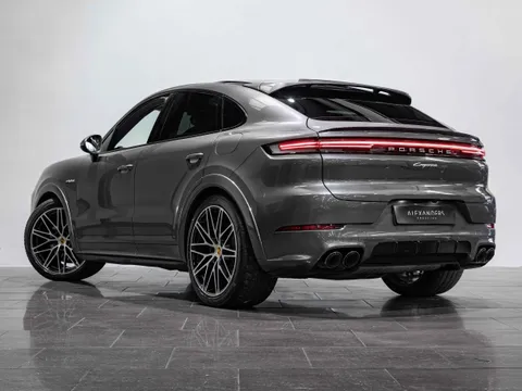 Porsche Cayenne Coupe V6 E-Hybrid 2