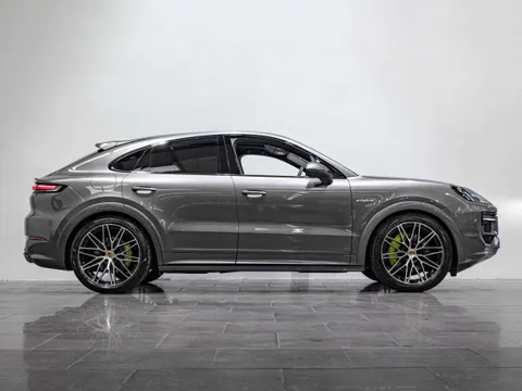 Porsche Cayenne Coupe V6 E-Hybrid 3