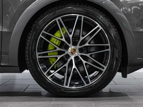 Porsche Cayenne Coupe V6 E-Hybrid 4