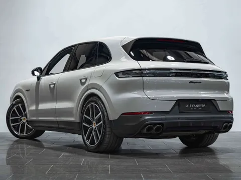 Porsche Cayenne E-Hybrid 2