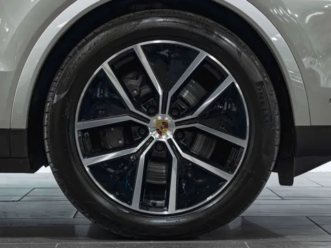 Porsche Cayenne E-Hybrid 4