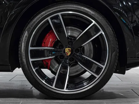 Porsche Cayenne GTS 4